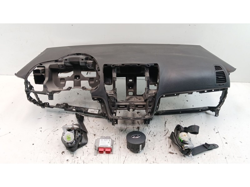Recambio de kit airbag para kia venga (yn) 1.4 crdi 90 referencia OEM IAM 847111p000 959101P000 