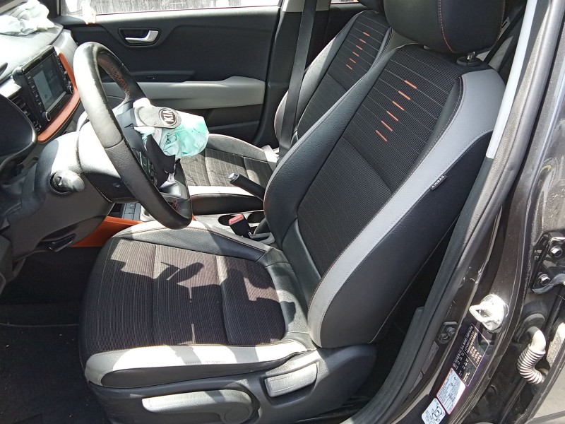 Recambio de asiento delantero izquierdo para kia stonic (yb) 1.4 cvvt referencia OEM IAM   