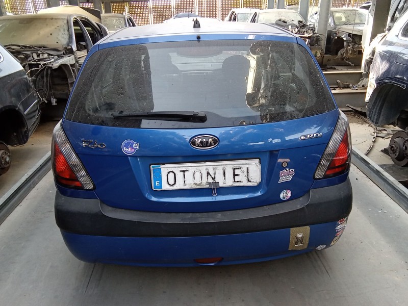 Recambio de porton trasero para kia rio ii (jb) 1.5 crdi referencia OEM IAM 737001G330  