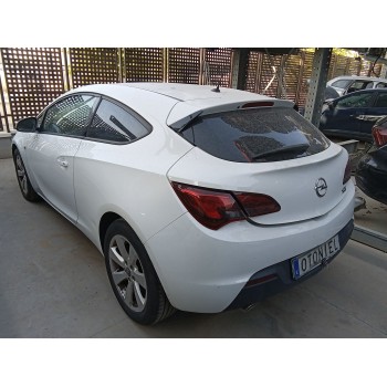 opel astra j gtc del año 2012