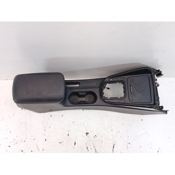 Recambio de apoyabrazos central para kia carens ( ) drive referencia OEM IAM 84610a4001  
