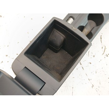 Recambio de apoyabrazos central para kia carens ( ) drive referencia OEM IAM 84610a4001  