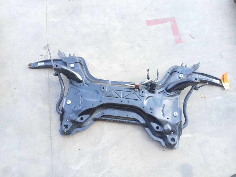 Recambio de puente delantero para peugeot 3008 i monospace (0u_) 1.2 referencia OEM IAM 9833289680  