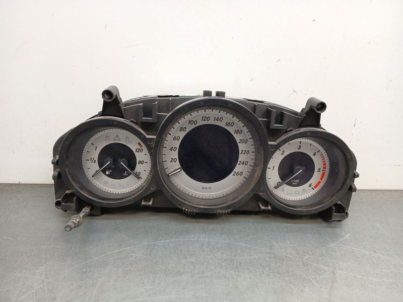 Recambio de cuadro instrumentos para mercedes-benz clase clk (w207) coupe 2.1 cdi cat referencia OEM IAM a2049004609  FUNCIONA