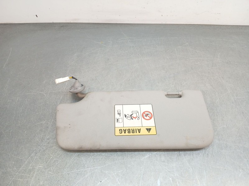 Recambio de parasol derecho para ssangyong tivoli limited 4x2 referencia OEM IAM   