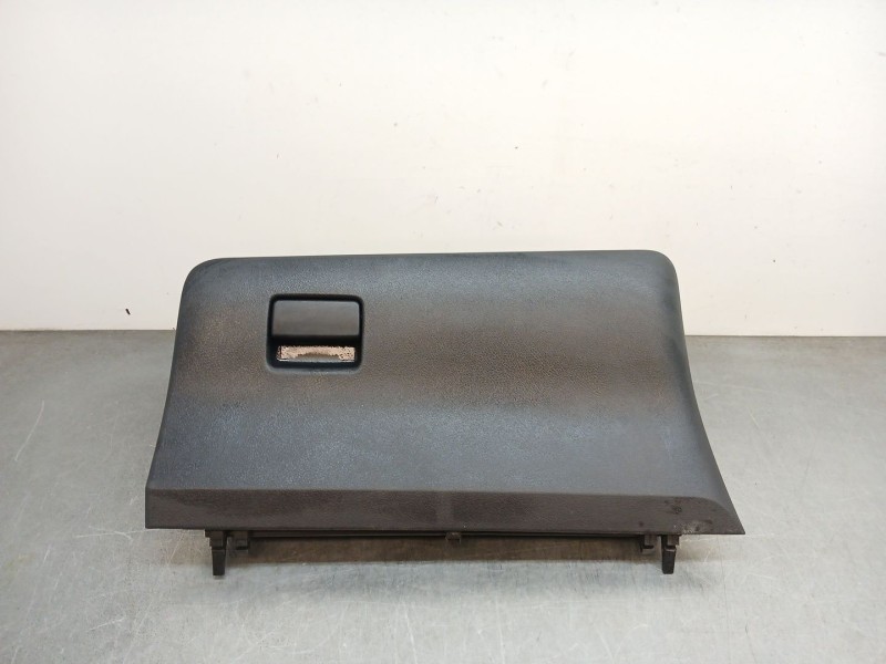 Recambio de guantera para toyota yaris hybrid active referencia OEM IAM 555500d151  
