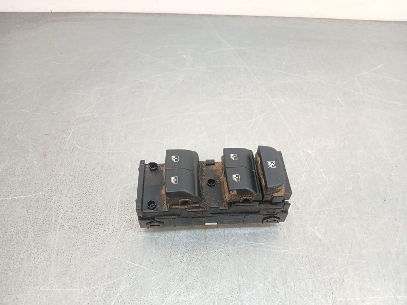 Recambio de mando elevalunas delantero izquierdo para kia ceed gt referencia OEM IAM 93570j7000  
