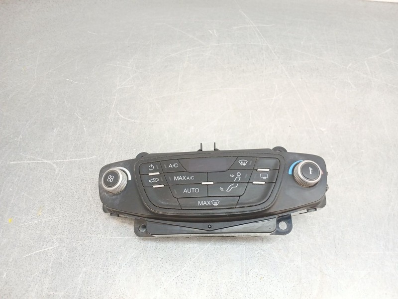 Recambio de mando climatizador para ford transit courier combi trend referencia OEM IAM e1067607c  