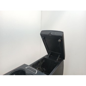 Recambio de apoyabrazos central para omoda 5 referencia OEM IAM 401002292AAABK  