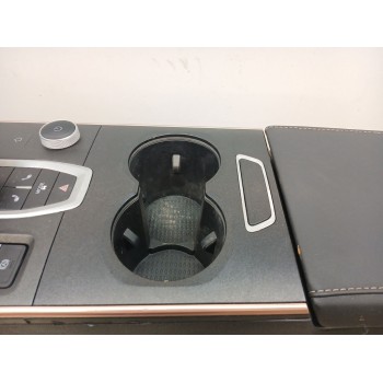 Recambio de apoyabrazos central para omoda 5 referencia OEM IAM 401002292AAABK  