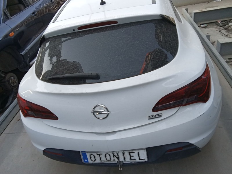 Recambio de porton trasero para opel astra j gtc 1.4 (08) referencia OEM IAM 13371615  