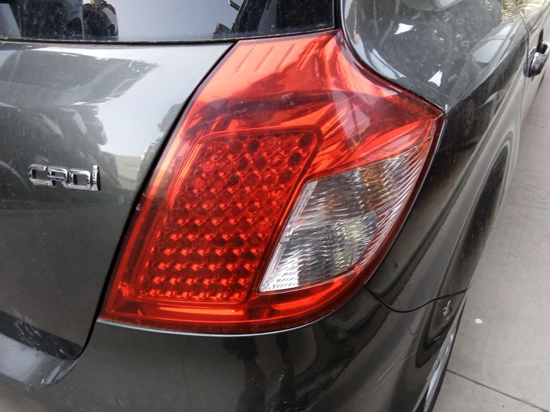 Recambio de piloto trasero derecho para kia cee´d hatchback (ed) 1.6 crdi 115 referencia OEM IAM 924021H000  
