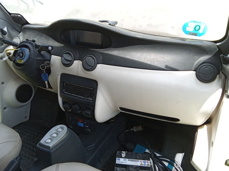 Recambio de salpicadero para citroën e-mehari electric referencia OEM IAM 1618100880  