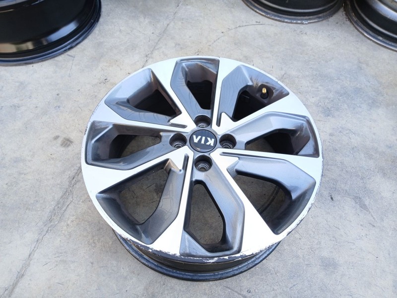 Recambio de llanta para kia stonic (yb) 1.4 cvvt referencia OEM IAM 52910H8500 X1 17 PULGADAS