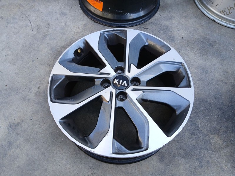 Recambio de llanta para kia stonic (yb) 1.4 cvvt referencia OEM IAM 52910H8500 X1 17 PULGADAS