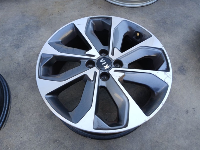 Recambio de llanta para kia stonic (yb) 1.4 cvvt referencia OEM IAM 52910H8500 X1 17 PULGADAS