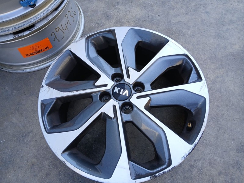 Recambio de llanta para kia stonic (yb) 1.4 cvvt referencia OEM IAM 52910H8500 X1 17 PULGADAS