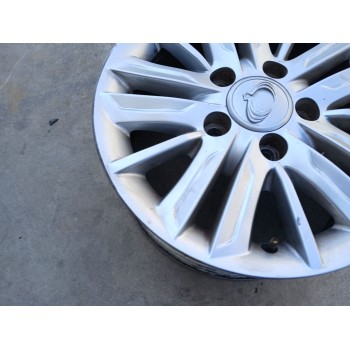 Recambio de llanta para ssangyong rodius ii 2.0 xdi referencia OEM IAM 4173021500 X1 16 PULGADAS