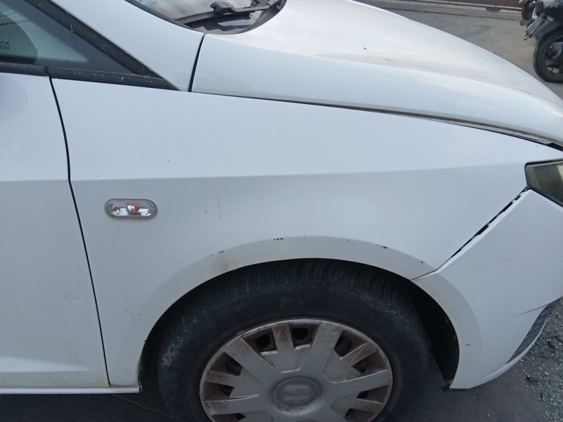 Recambio de aleta delantera derecha para seat ibiza iv sc (6j1, 6p5) 1.4 referencia OEM IAM 6J0821022D  