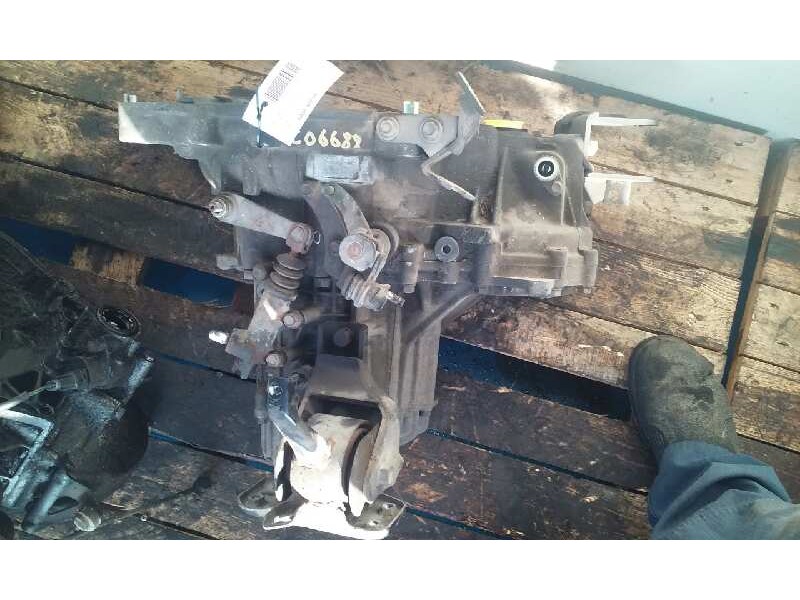 Recambio de caja cambios para hyundai lantra berlina (rd) 1.9 diesel cat referencia OEM IAM JW2073 / 4300028092 101.548KM 