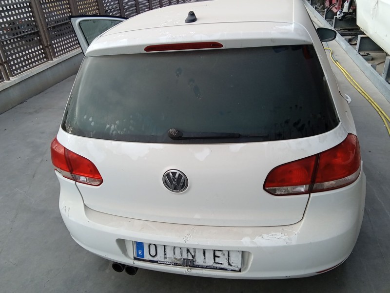Recambio de porton trasero para volkswagen golf vi (5k1) 1.4 tsi referencia OEM IAM 5K6827025J  