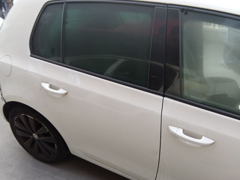 Recambio de puerta trasera derecha para volkswagen golf vi (5k1) 1.4 tsi referencia OEM IAM 5K6833056K  