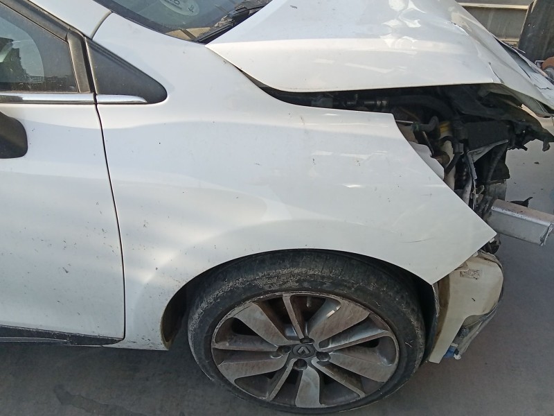 Recambio de aleta delantera derecha para renault clio iv (bh_) 1.5 dci 90 referencia OEM IAM 631002841R  