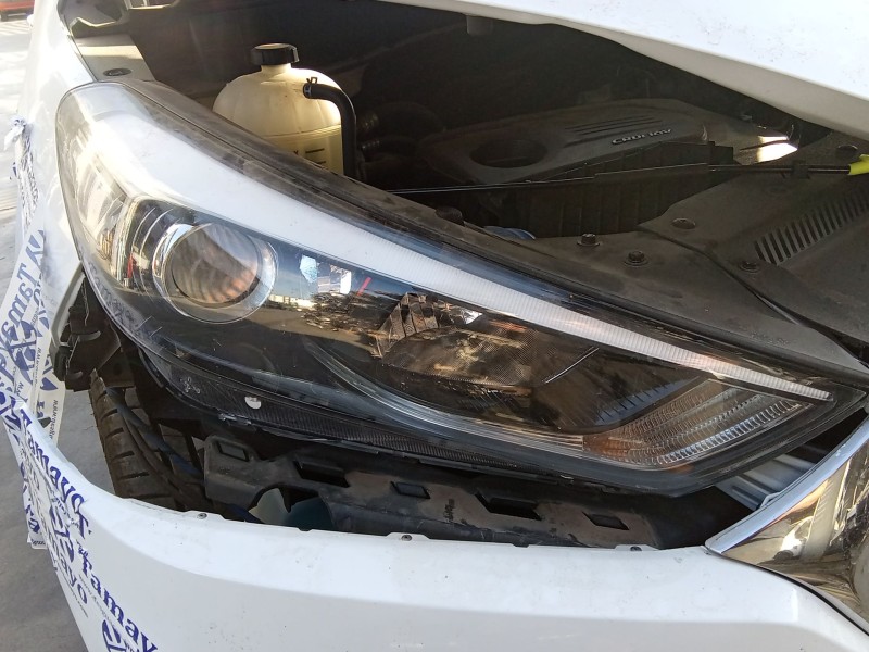 Recambio de faro derecho para hyundai tucson (tl, tle) 1.7 crdi referencia OEM IAM 92102D7001  