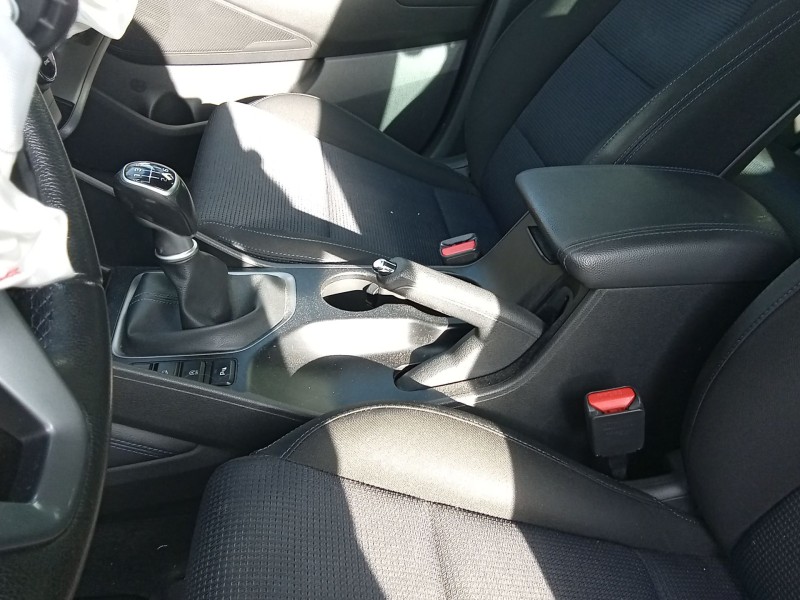 Recambio de apoyabrazos central para hyundai tucson (tl, tle) 1.7 crdi referencia OEM IAM 84610D7210TRY 84660D7000TRY 