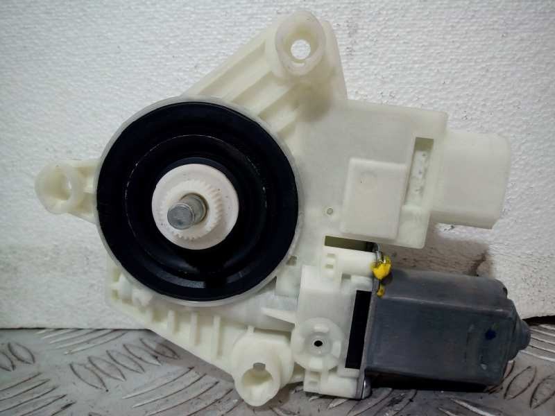 Recambio de motor elevalunas delantero derecho para bmw serie 5 berlina (g30) referencia OEM IAM 7455081  6 PINS