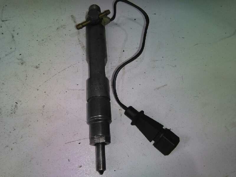 Recambio de inyector para volkswagen golf iv berlina (1j1) 1.9 sdi referencia OEM IAM 028130203E PILOTADO 