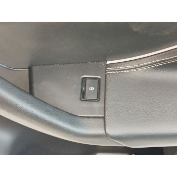 Recambio de guarnecido puerta delantera derecha para jaguar f-pace (x761) 3.0 sdv6 awd referencia OEM IAM HK8323942CA  