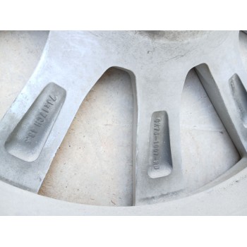 Recambio de llanta para jaguar xe portfolio awd referencia OEM IAM GX731007RB X1 17 PULGADAS