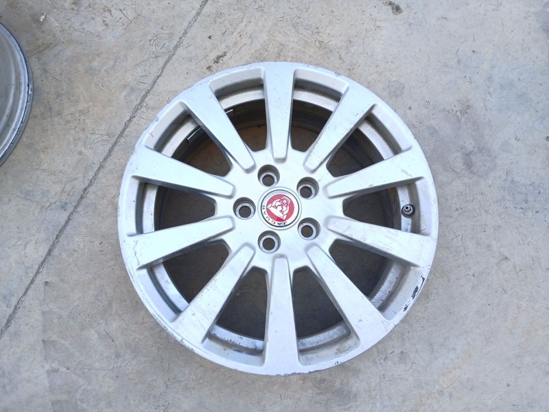 Recambio de llanta para jaguar xe portfolio awd referencia OEM IAM GX731007RB X1 17 PULGADAS