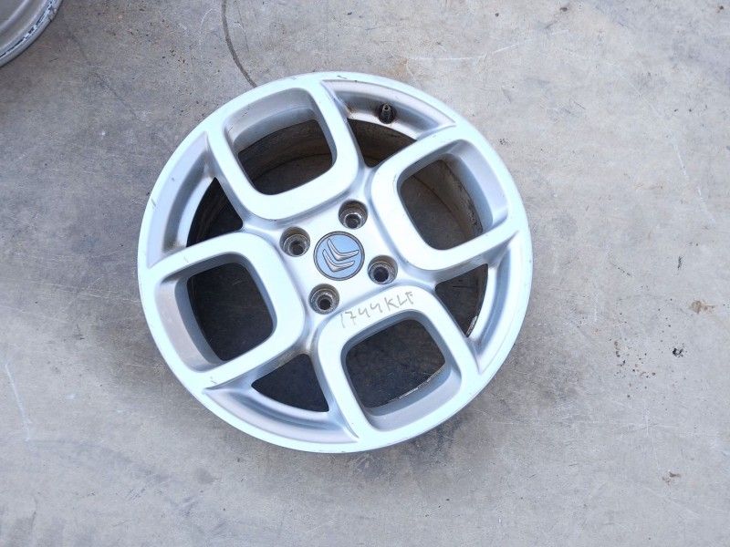Recambio de llanta para citroën c4 cactus 1.2 thp 110 referencia OEM IAM 9802911977 X1 16 PULGADAS