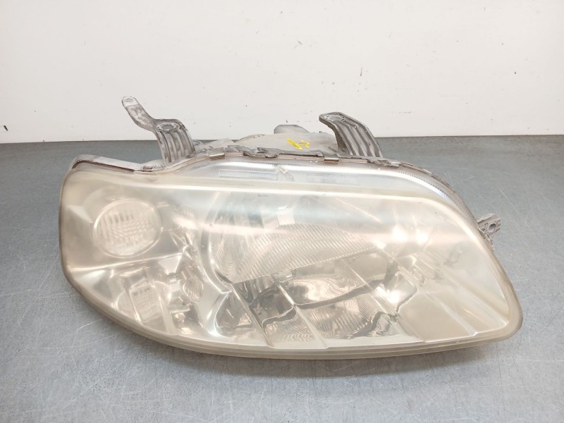 Recambio de faro derecho para daewoo kalos (klas) 1.4 referencia OEM IAM 0301002030  
