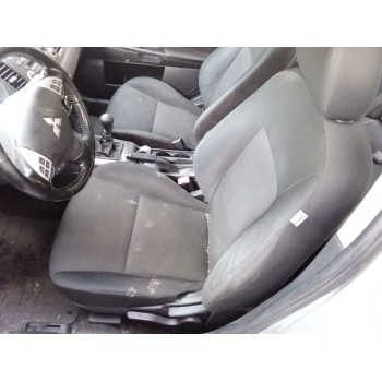 ASIENTO DELANTERO IZQUIERDO 