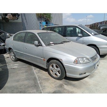 toyota avensis (_t22_) del año 2002