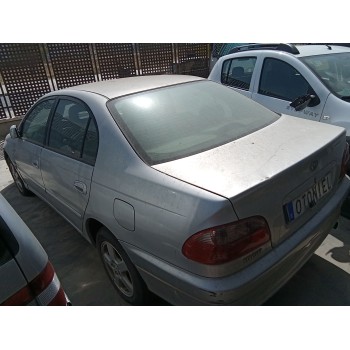 toyota avensis (_t22_) del año 2002