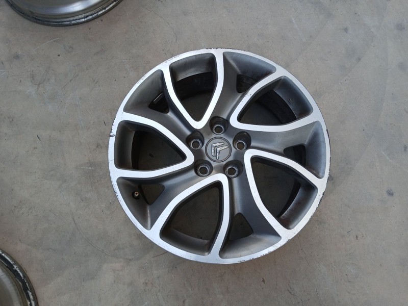 Recambio de llanta para citroën c-crosser 2.2 hdi fap cat referencia OEM IAM 5402T5 X1 18 PULGADAS