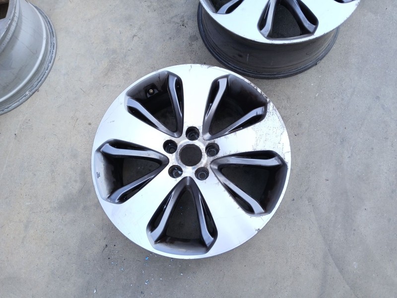 Recambio de llanta para hyundai santa fe (bm) 2.2 crdi cat referencia OEM IAM 529102B485 X1 18 PULGADAS