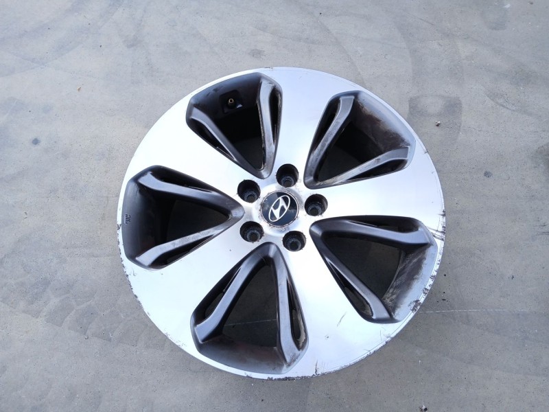 Recambio de llanta para hyundai santa fe (bm) 2.2 crdi cat referencia OEM IAM 529102B485 X1 18 PULGADAS