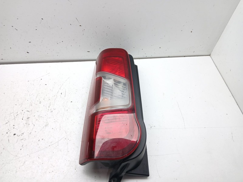 Recambio de piloto trasero izquierdo para opel combo furgoneta/monovolumen (k9) 1.5 d referencia OEM IAM 9819235880  