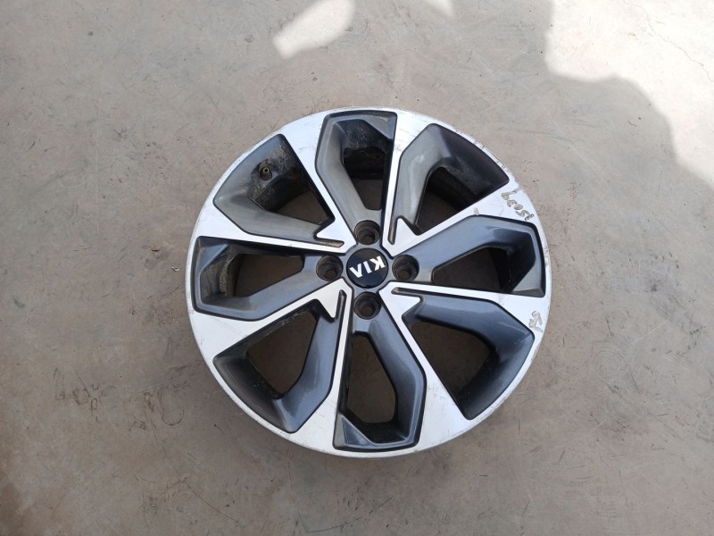 Recambio de llanta para kia stonic (ybcuv) drive referencia OEM IAM 52910H8500 X1 17 PULGADAS
