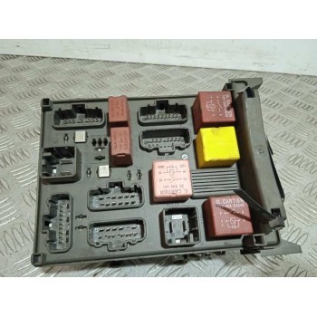 Recambio de caja reles / fusibles para renault laguna ii (bg0) expression referencia OEM IAM 8200004201E  