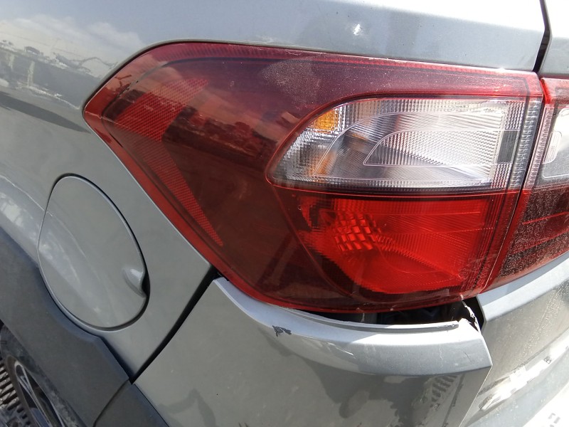 Recambio de piloto trasero izquierdo para ford ecosport 1.0 ecoboost referencia OEM IAM 2304083  