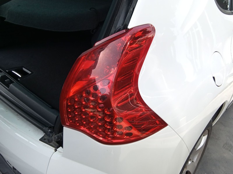 Recambio de piloto trasero derecho para peugeot 3008 i monospace (0u_) 1.6 hdi referencia OEM IAM 6351HC  