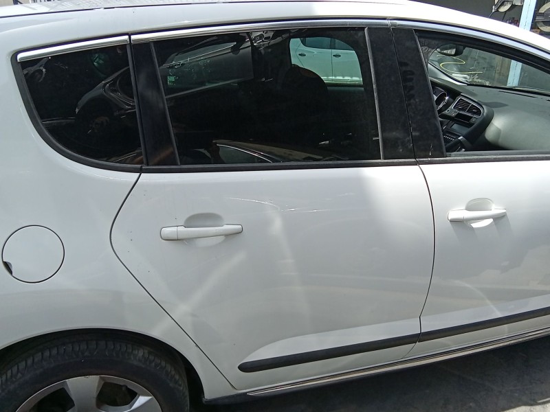 Recambio de puerta trasera derecha para peugeot 3008 i monospace (0u_) 1.6 hdi referencia OEM IAM 9008V4  