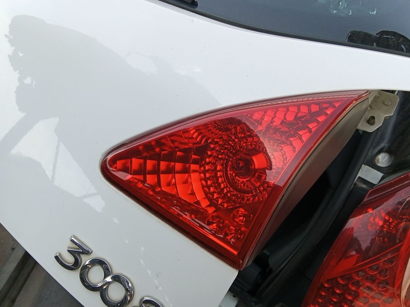 Recambio de piloto trasero derecho interior para peugeot 3008 i monospace (0u_) 1.6 hdi referencia OEM IAM 6351HE  