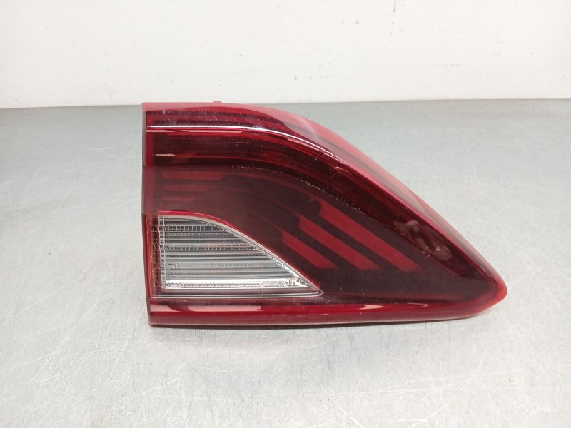 Recambio de piloto trasero derecho interior para kia stonic (yb) 1.4 cvvt referencia OEM IAM 92404H8400  